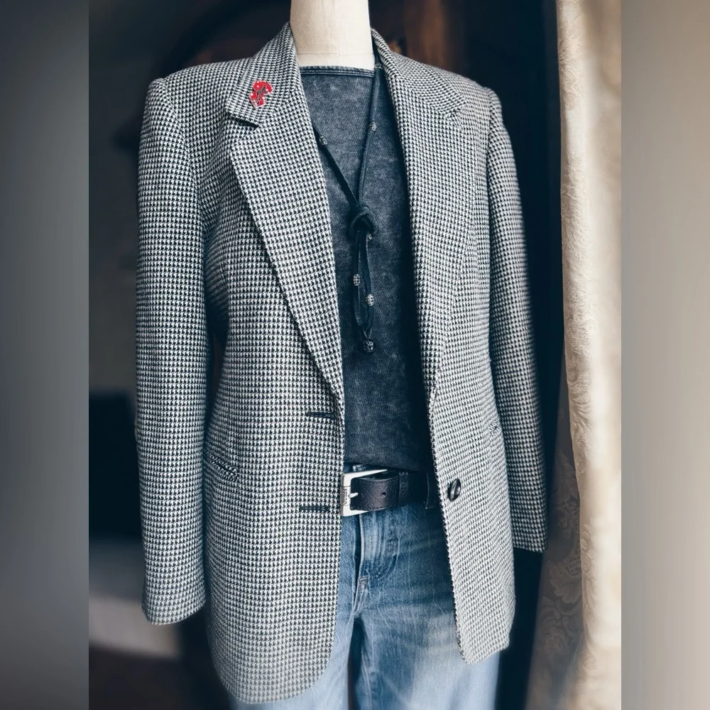 Vintage Tie or Lapel Tack